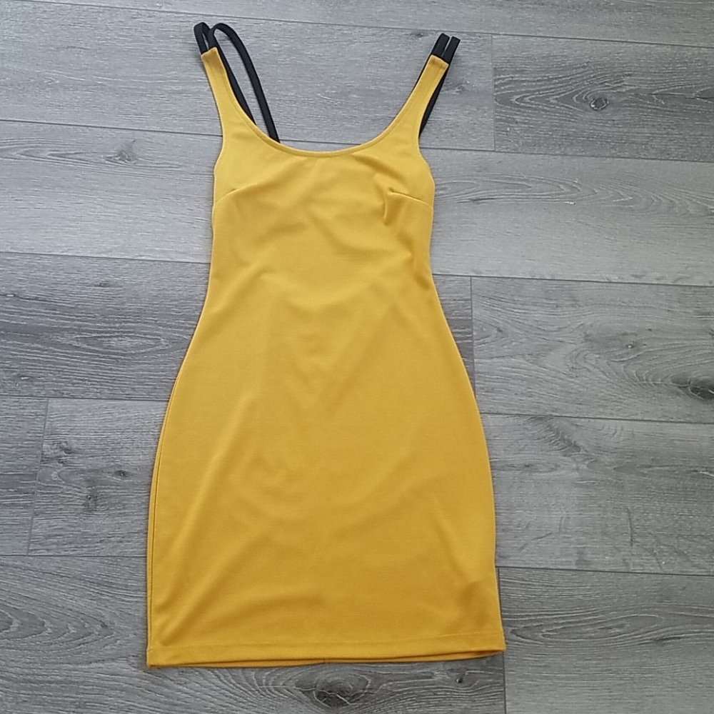 Mustard yellow bodycon dress My Story